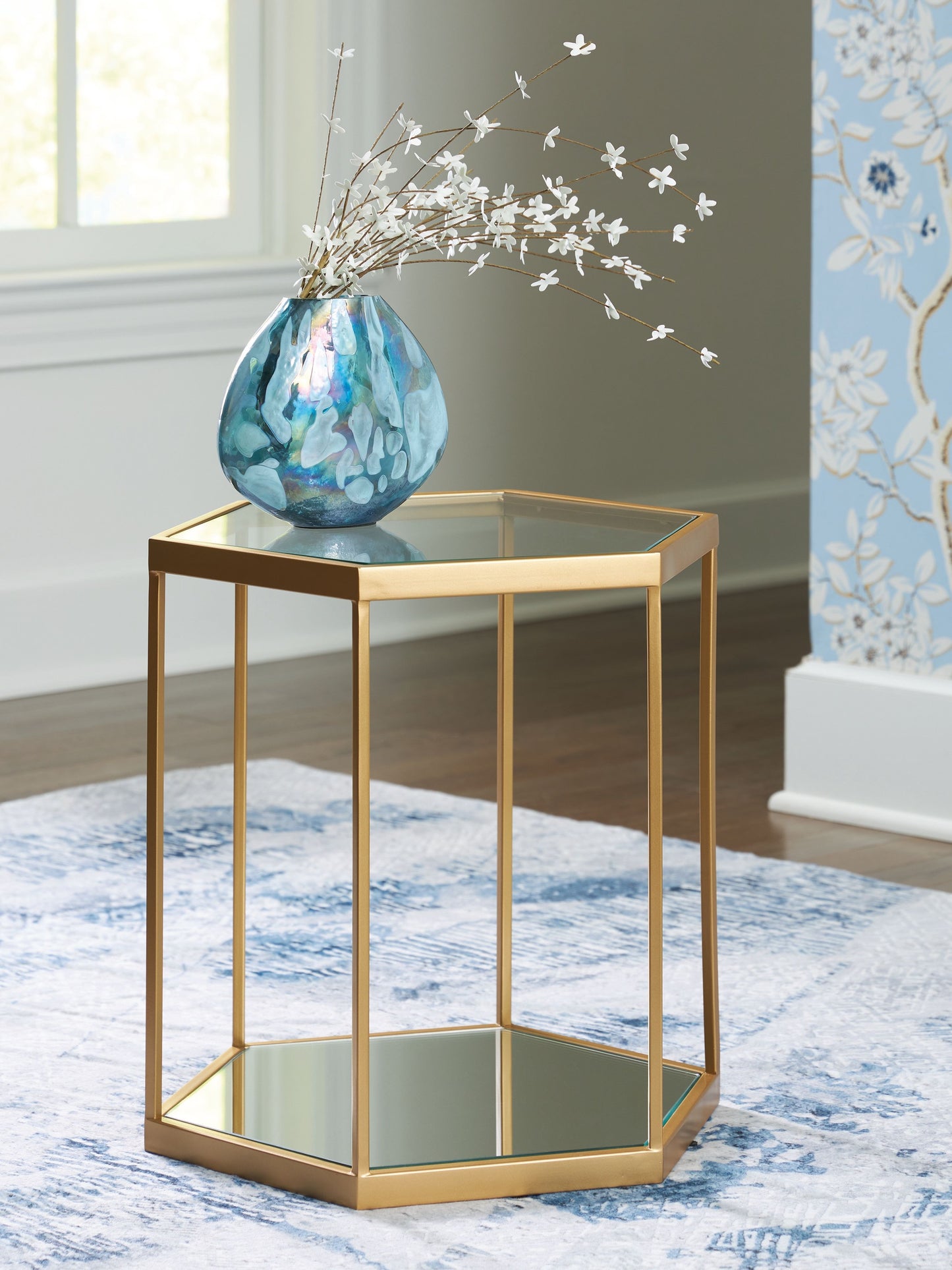 Veerwick - Gold Finish - Accent Cocktail Table