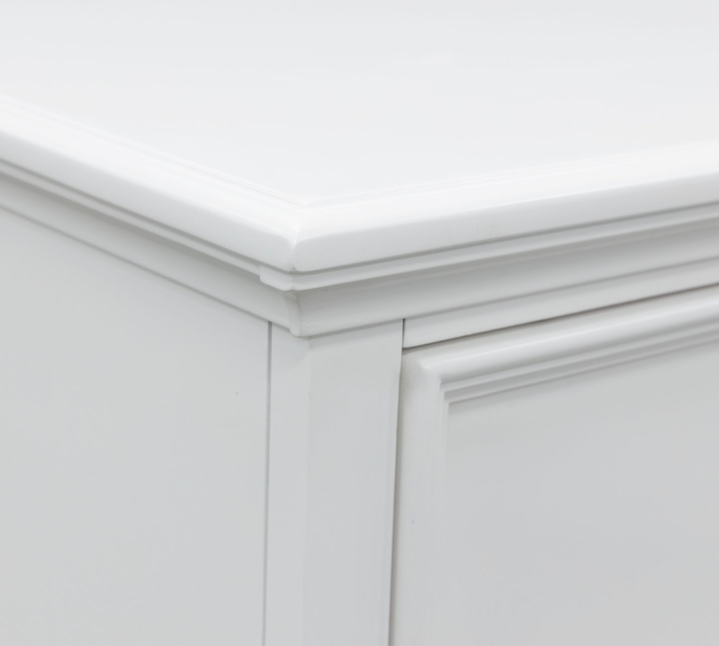 Fortman - White - Five Drawer Chest