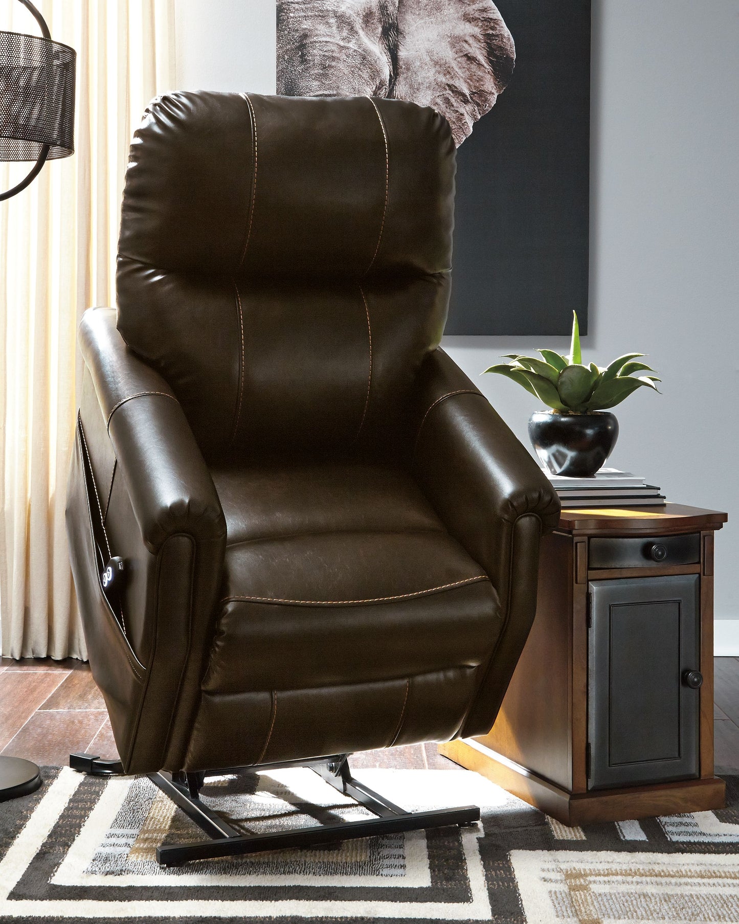 Markridge - Power Lift Recliner