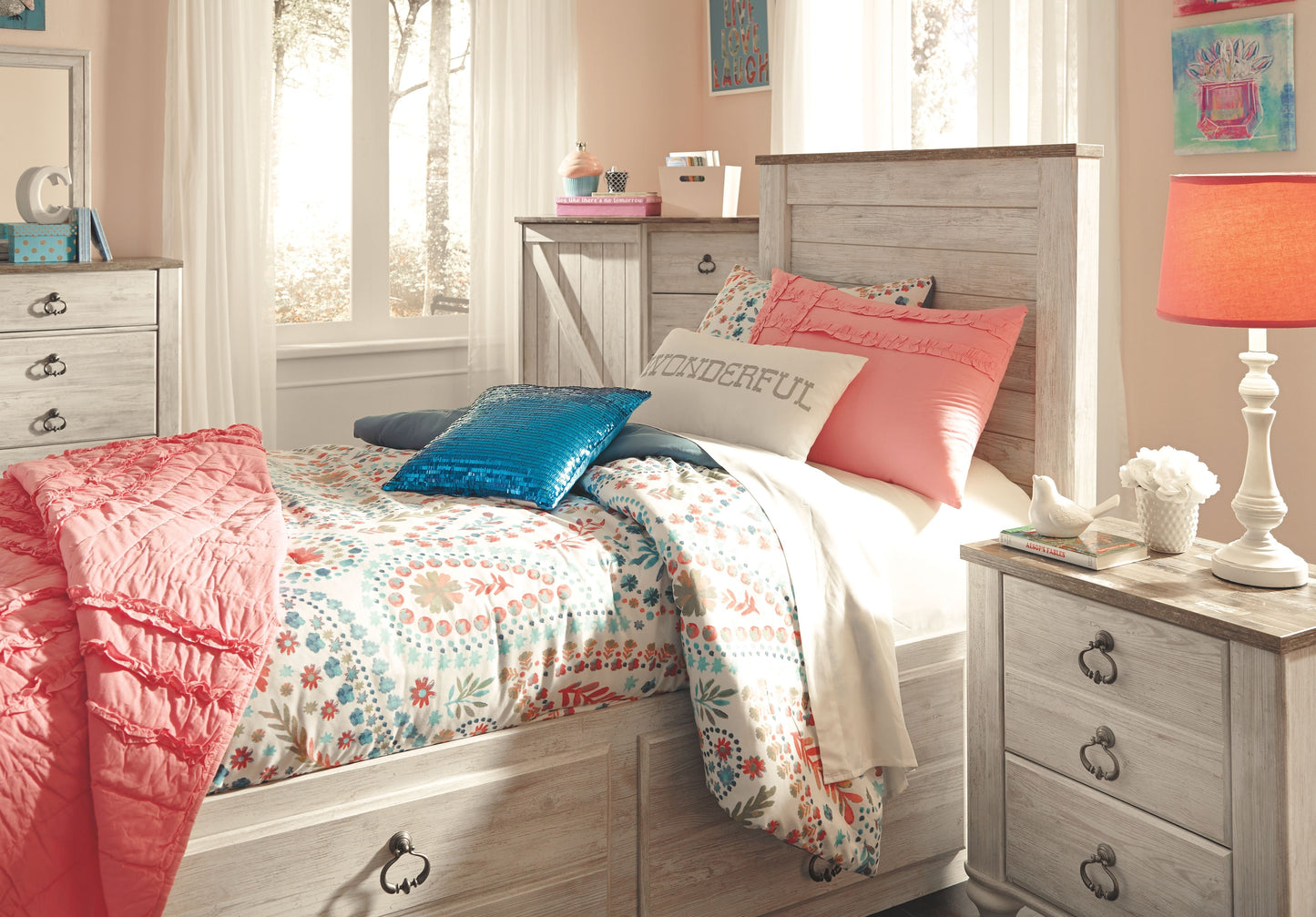 Willowton - Panel Bed