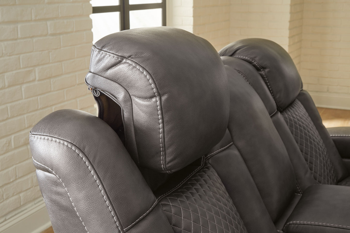 Fyne-dyme - Power Recliner/Adj Headrest